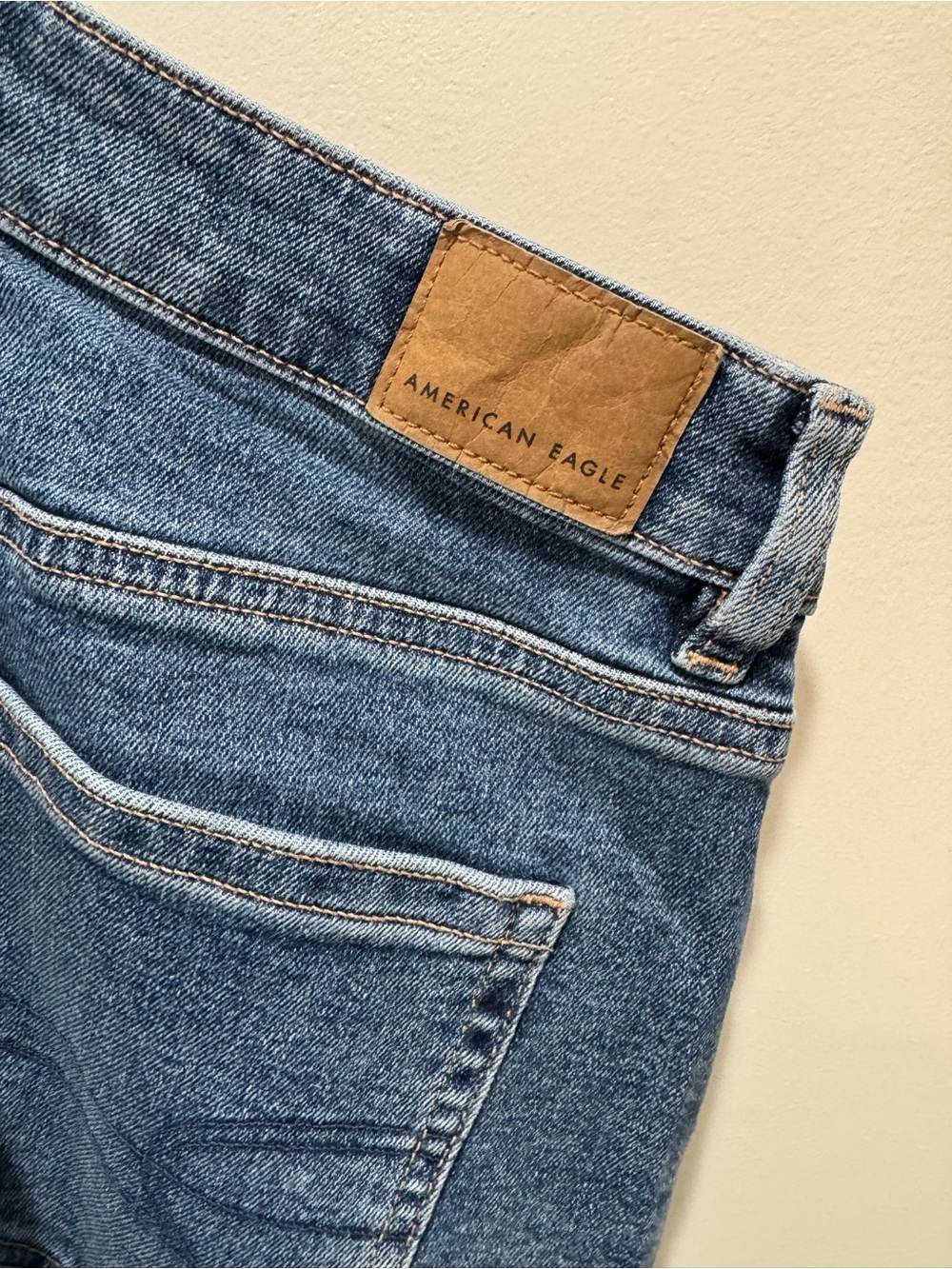 American Eagle Stretch Mom Jean Classic Blue High Rise Jeans Size 6 - Picture 8 of 10